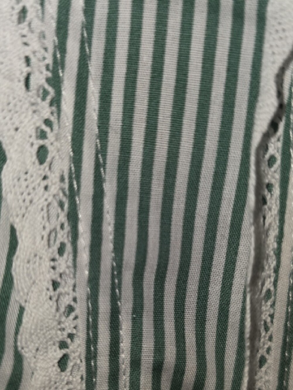 Green and White Striped Lace-Trim Crop Cami - Picture 9 of 10
